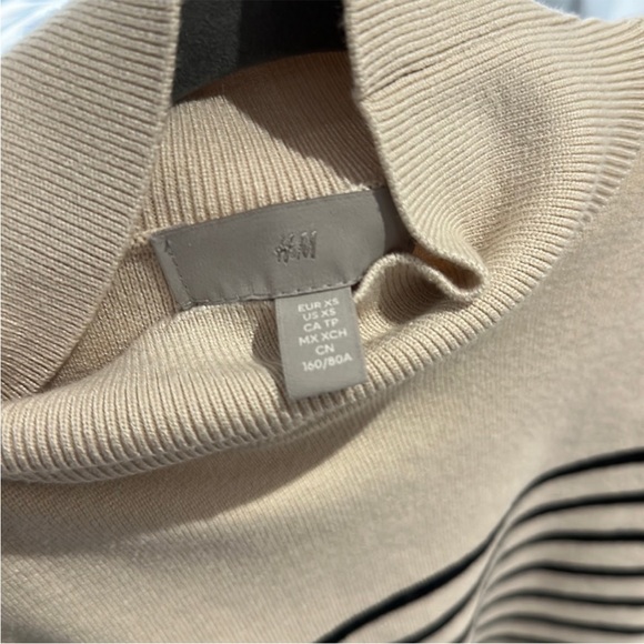 Zara Striped Sweater - Picture 2 of 5